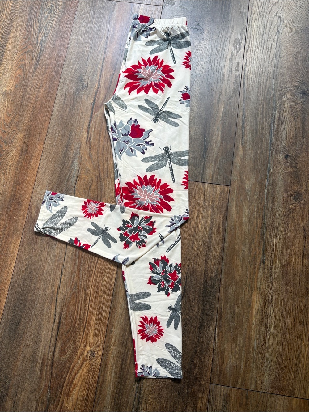 Off-white Leggings with Red Floral & Gray Dragonfly Print